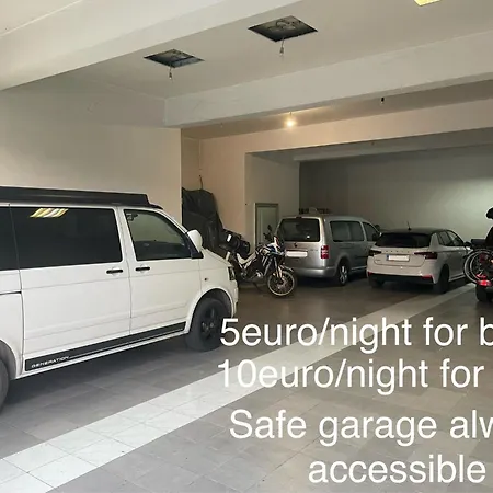 Pensión Demi Old Town - Garage Parking 4*