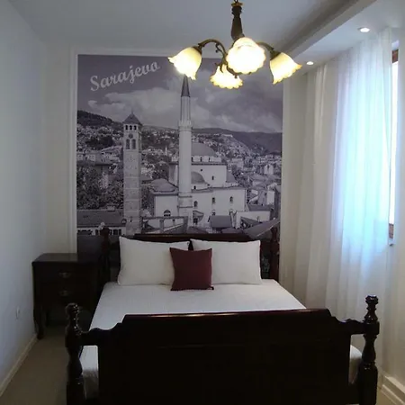 Pensión Demi Old Town - Garage Parking