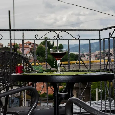 Demi Old Town - Garage Parking