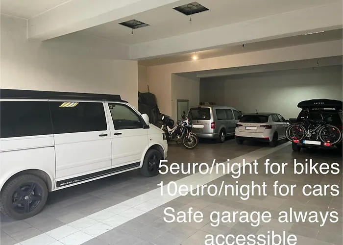 Guest house Demi Old Town - Garage Parking 4*