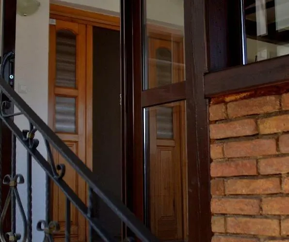 Guest house Demi Old Town - Garage Parking