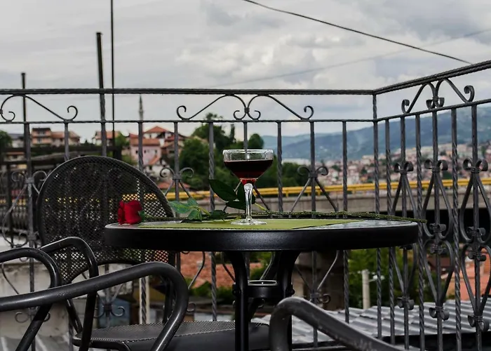 Demi Old Town - Garage Parking